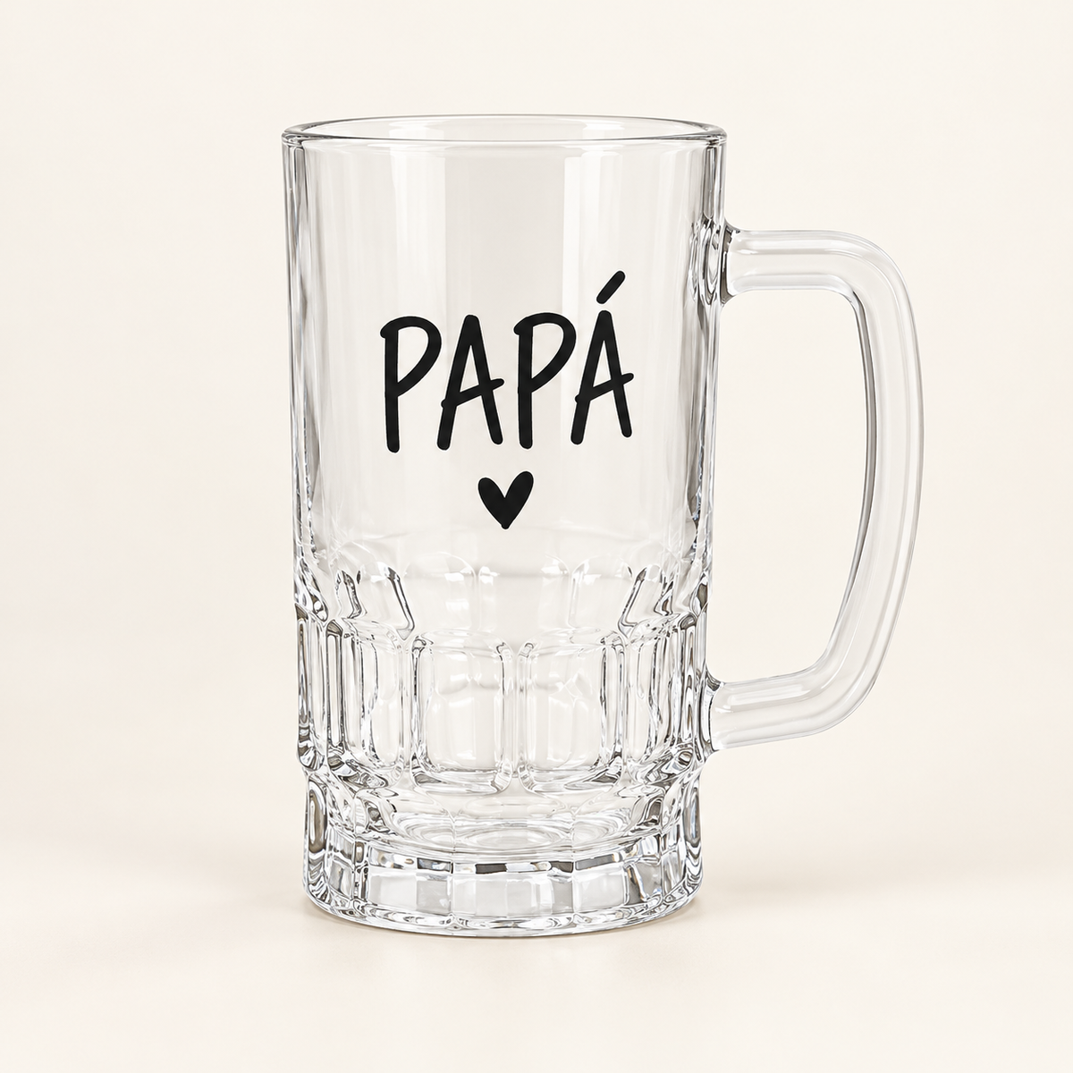 Ejemplo personalizado: Jarra de cristal personalizada con foto o nombre. Montaje orientativo; personalizable con tu foto, nombre o diseño.