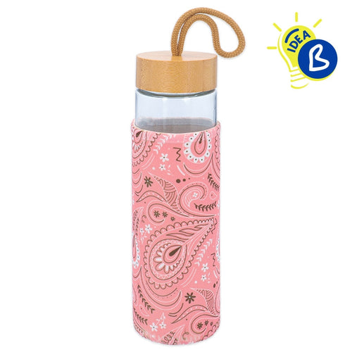Ejemplo personalizado: Botella de cristal con funda y tapón de bambú · 530 ml. Diseño orientativo; personalización a tu gusto.